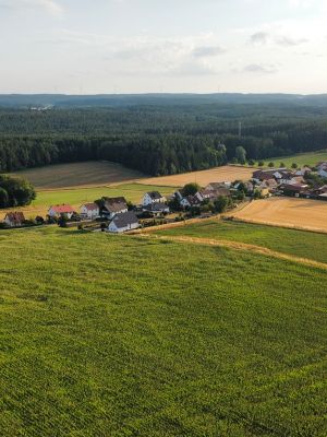 Siebeneichen im Sommer 2022 (Ein Drohnenflug)