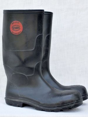 Material: Gummi, Hersteller Bekina BEK-EUR B3 DIN4843, Herstellungsjahr 1983, Made in Belgium. (Abgelöst ab 2007 durch Feuerwehrschnürstiefel aus Leder.)